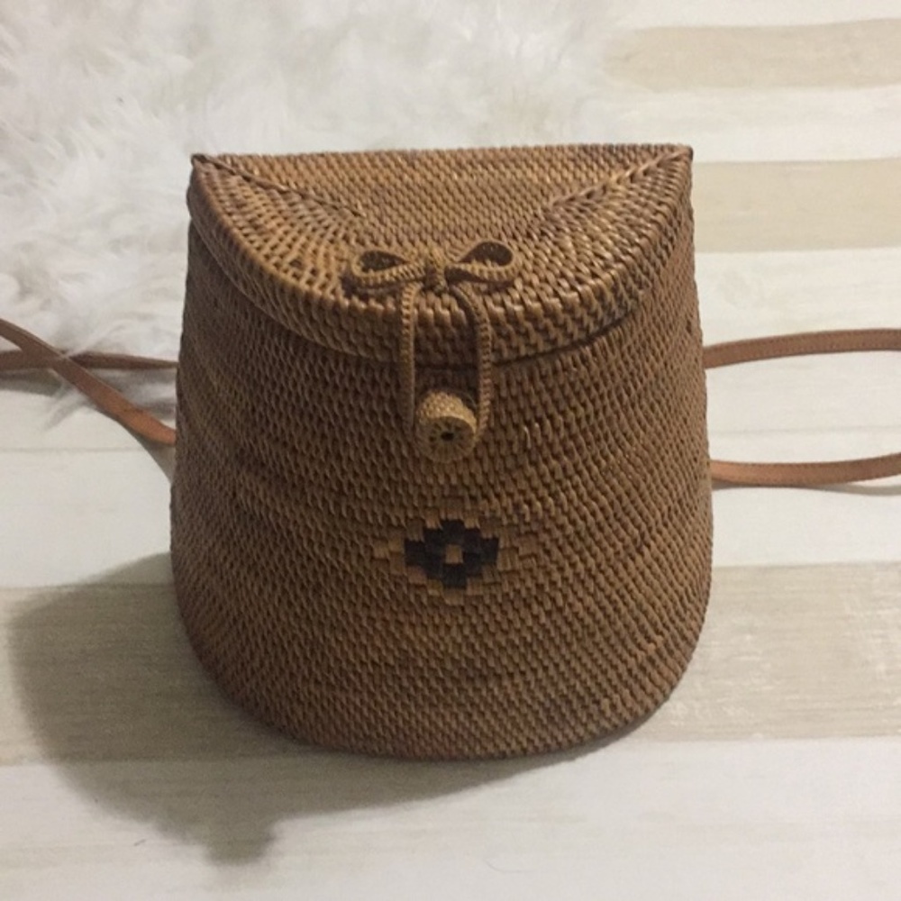 Bali straw wicker handmade rattan backpack - Picture 3 of 6